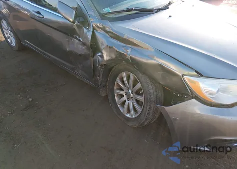 2012 Chrysler 200 Touring z USA, uszkodzony, nr VIN 1C3CCBBB8CN176496